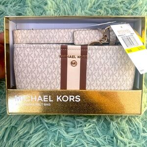 Michael Kors NIB logo belt bag with stripe vanilla